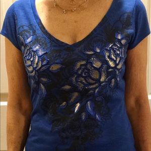 Blue v-neck short sleeve t-shirt